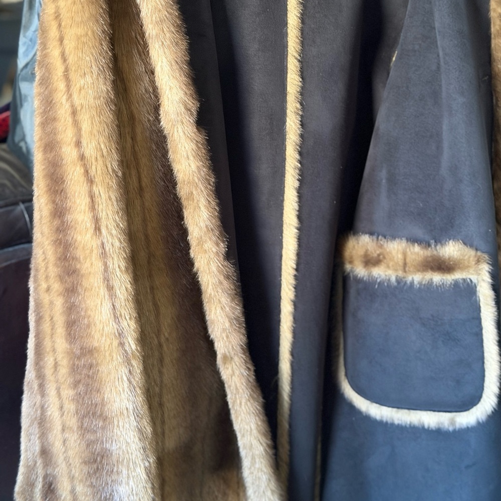 Luxurious Brown Faux Fur Coat - Picture 3 of 12